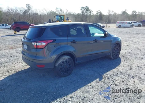 2017 Ford Escape S z USA, uszkodzony, nr VIN 1FMCU0F7XHUD67770